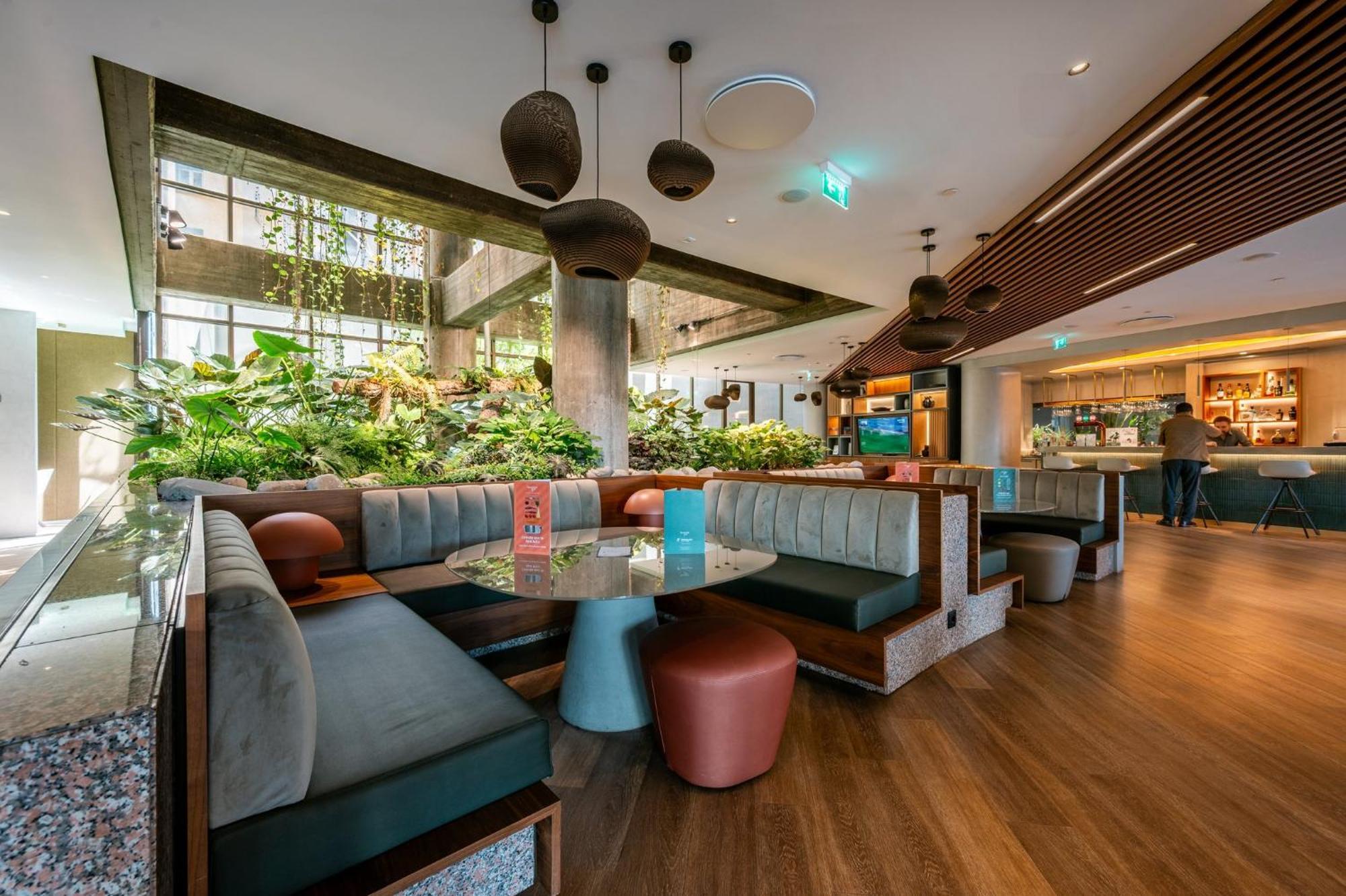 Hotel Lisbon-continental By Ihg 4*